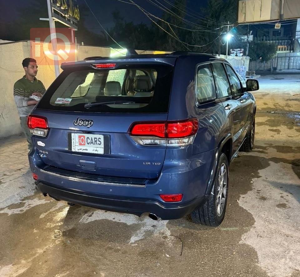 جیپ گراند شیرۆکی